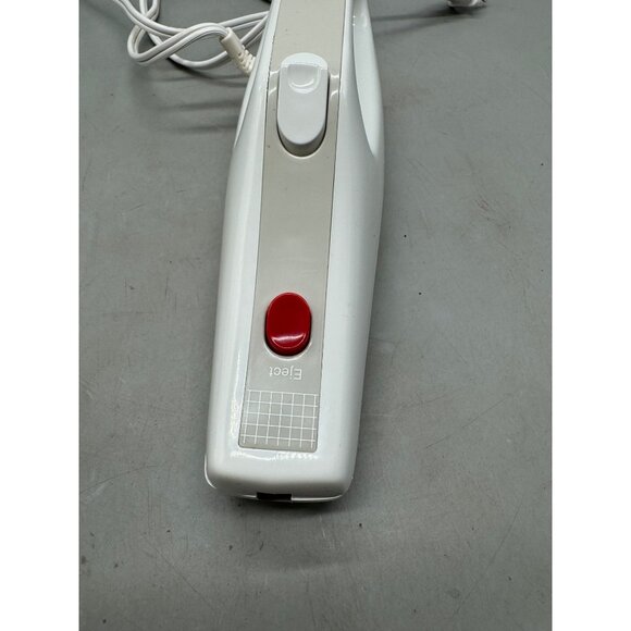 Toastmaster 6110 Electric Carving Knife 8" Stainless Steel Serrated Blades White - Picture 5 of 14